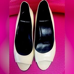 Pierre Hardy Cream Wedges